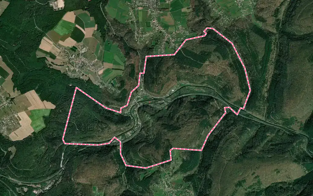 Vue satellite de Lutzelbourg avec ses contours administratifs