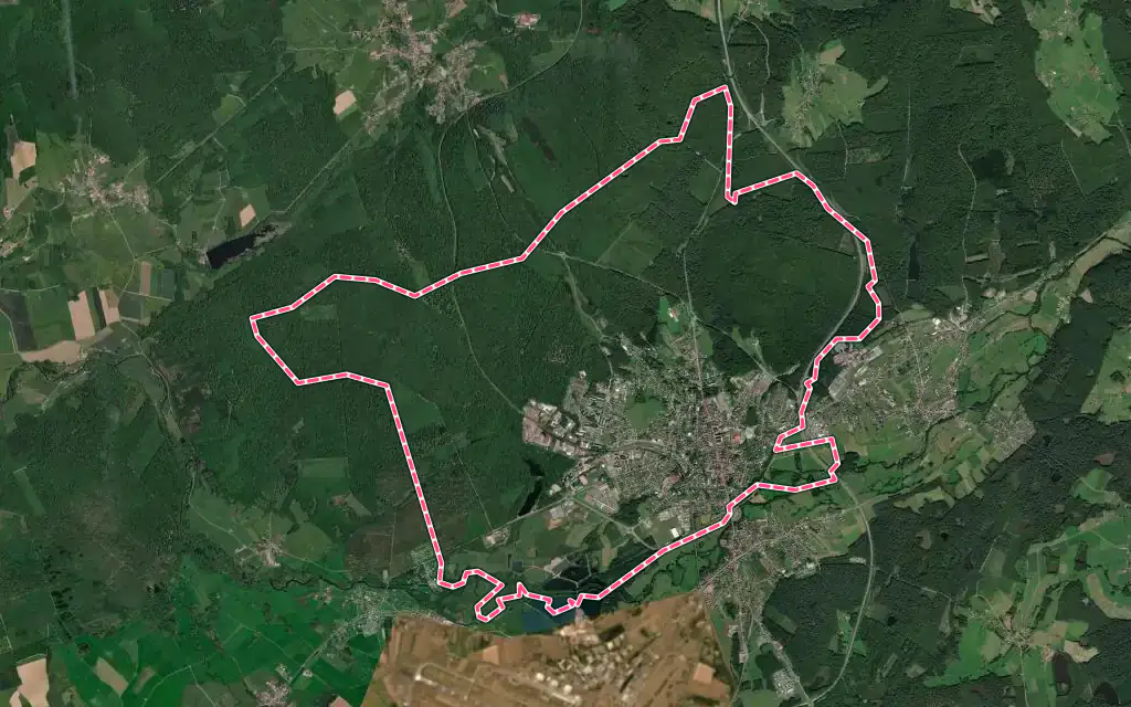 Vue satellite de Luxeuil-les-Bains avec ses contours administratifs