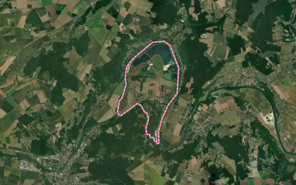Vue satellite de Luzancy avec ses contours administratifs