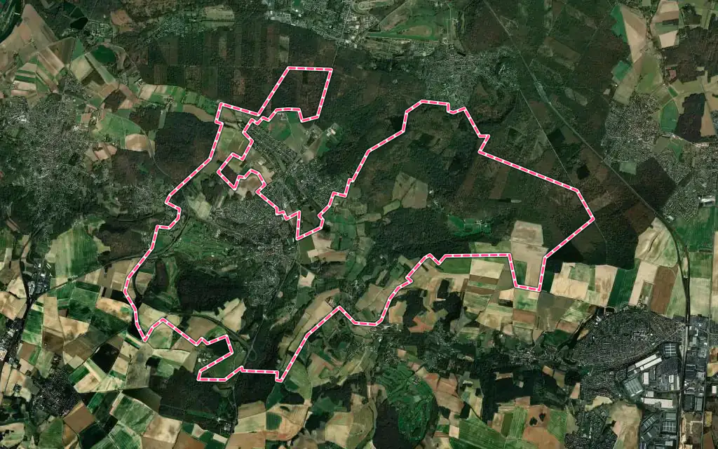 Vue satellite de Luzarches avec ses contours administratifs