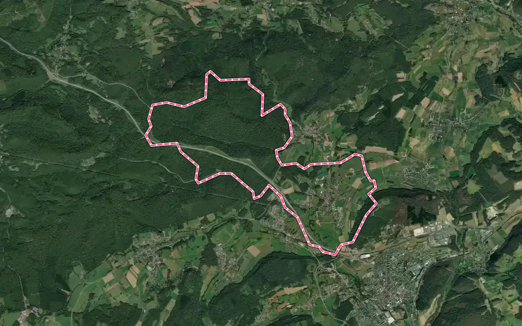 Vue satellite de Luze avec ses contours administratifs