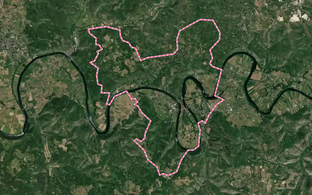 Vue satellite de Luzech avec ses contours administratifs