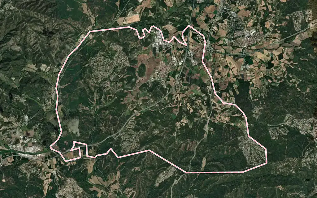 Vista satélite de Maçanet de la Selva con su contorno administrativo