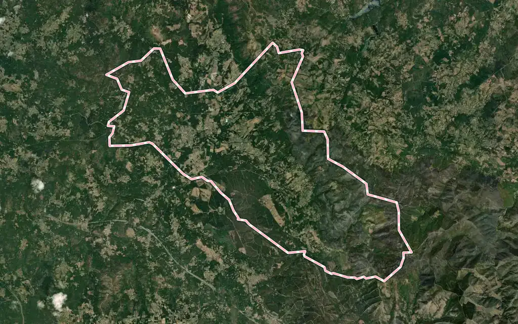 Vista satélite de Maceda con su contorno administrativo