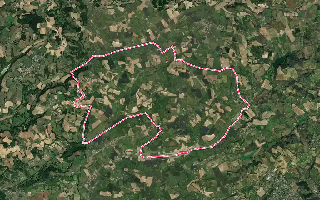 Vue satellite de Madaillan avec ses contours administratifs