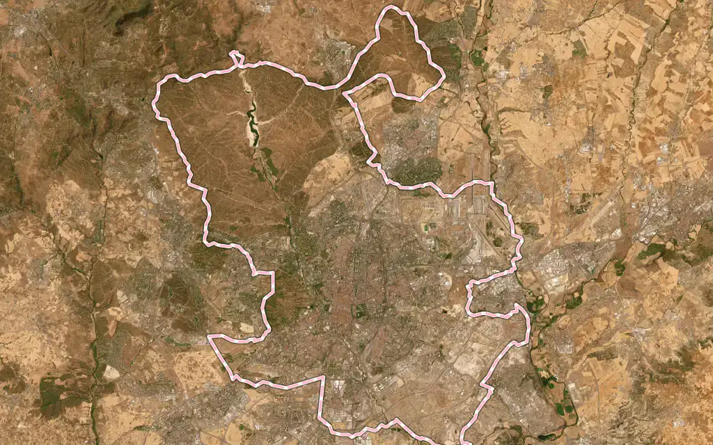 Vista satélite de Madrid con su contorno administrativo