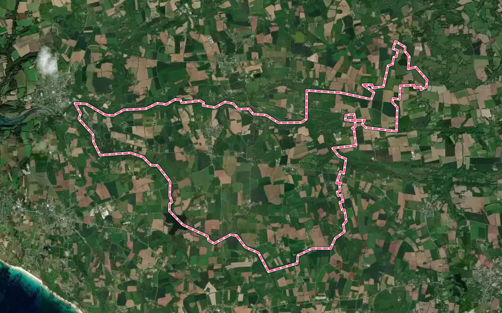 Vue satellite de Mahalon avec ses contours administratifs