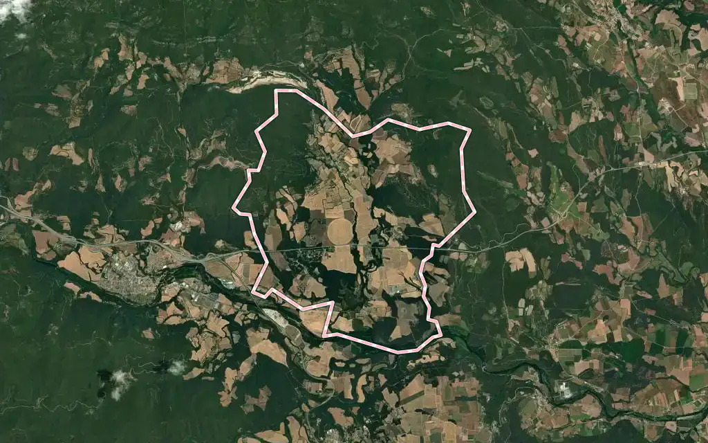 Vista satélite de Maià de Montcal con su contorno administrativo
