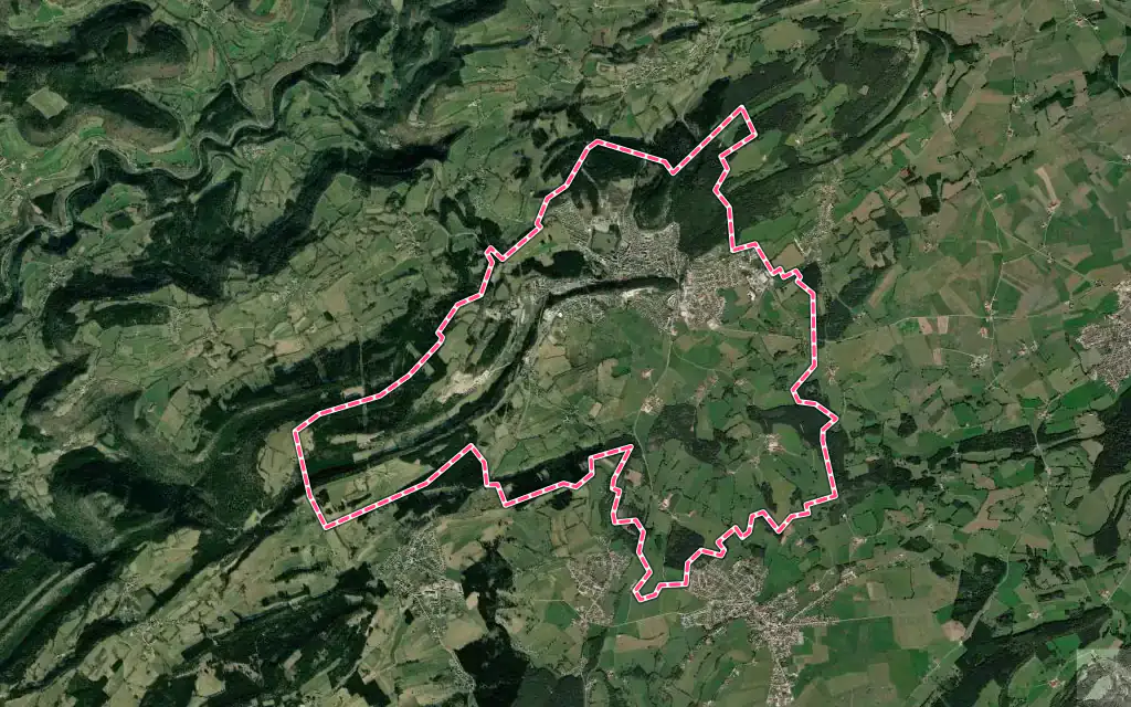 Vue satellite de Maîche avec ses contours administratifs