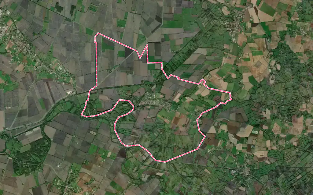 Vue satellite de Maillé avec ses contours administratifs