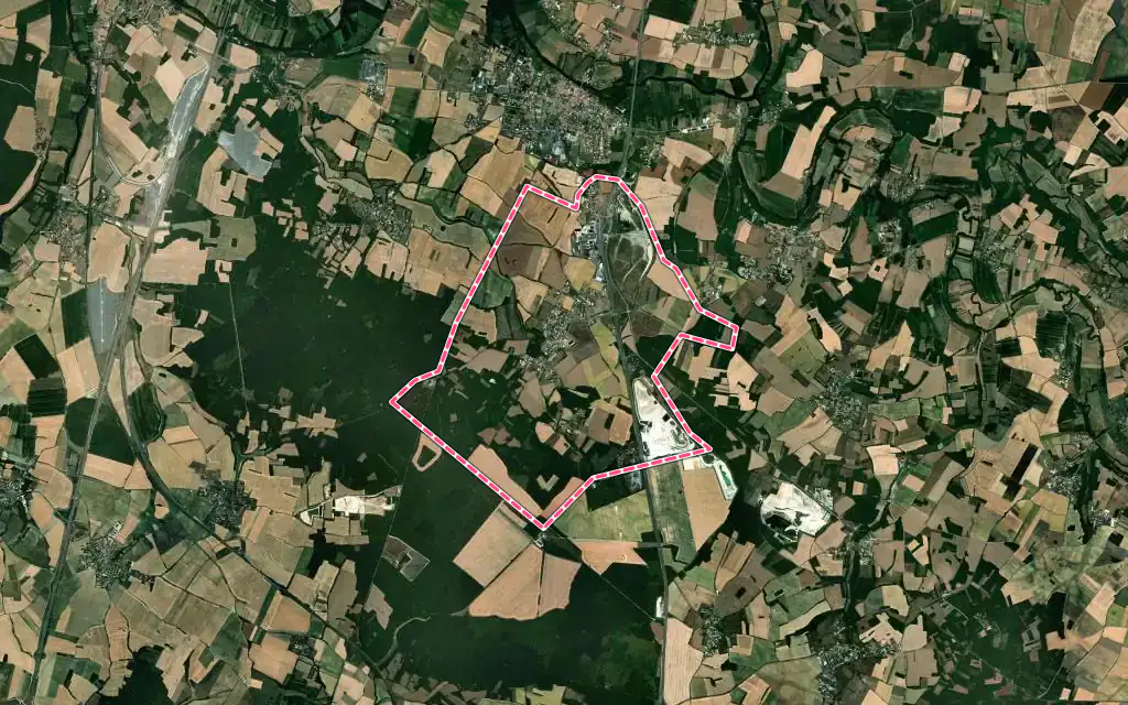 Vue satellite de Maine-de-Boixe avec ses contours administratifs