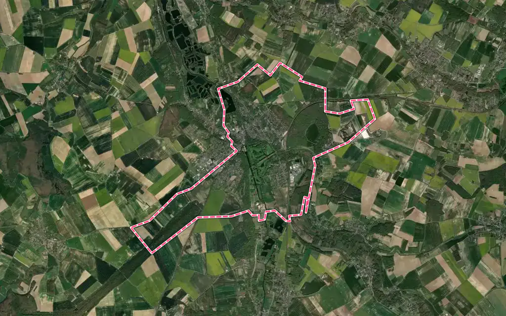 Vue satellite de Maintenon avec ses contours administratifs