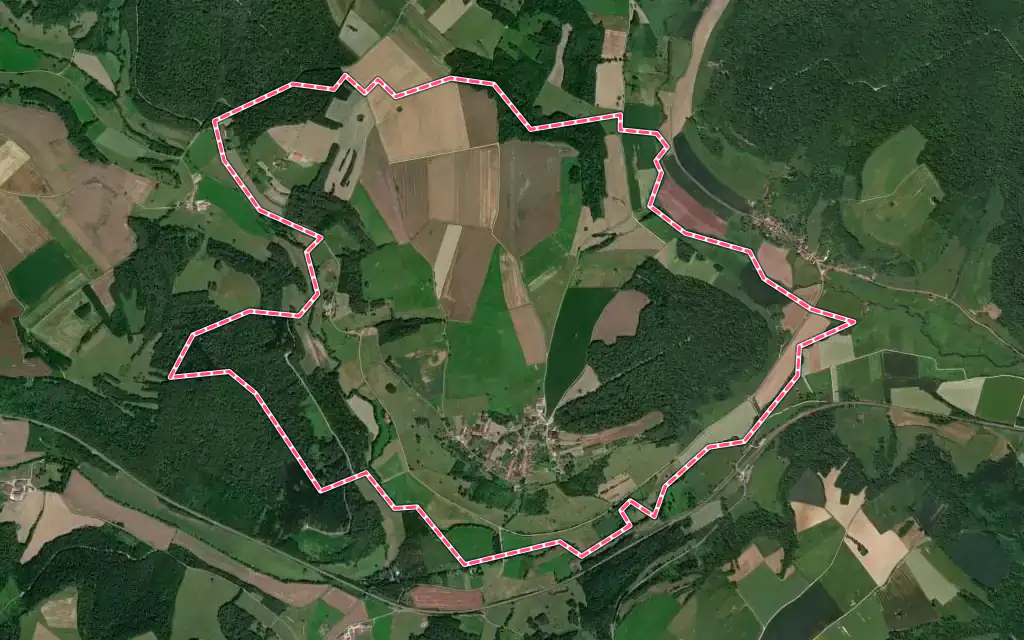 Vue satellite de Maizières-sur-Amance avec ses contours administratifs