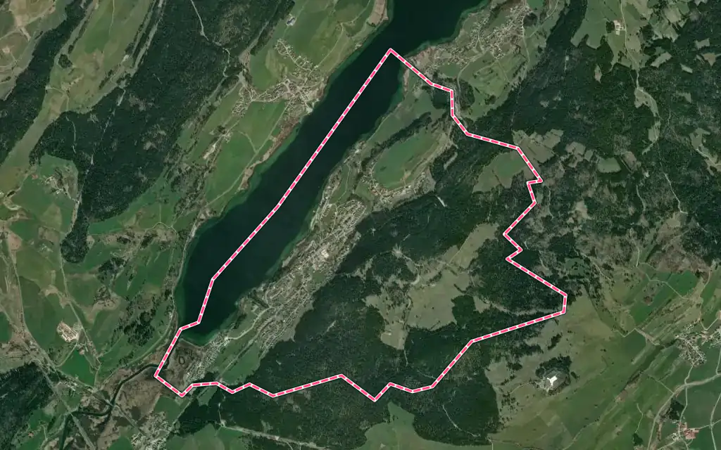 Vue satellite de Malbuisson avec ses contours administratifs