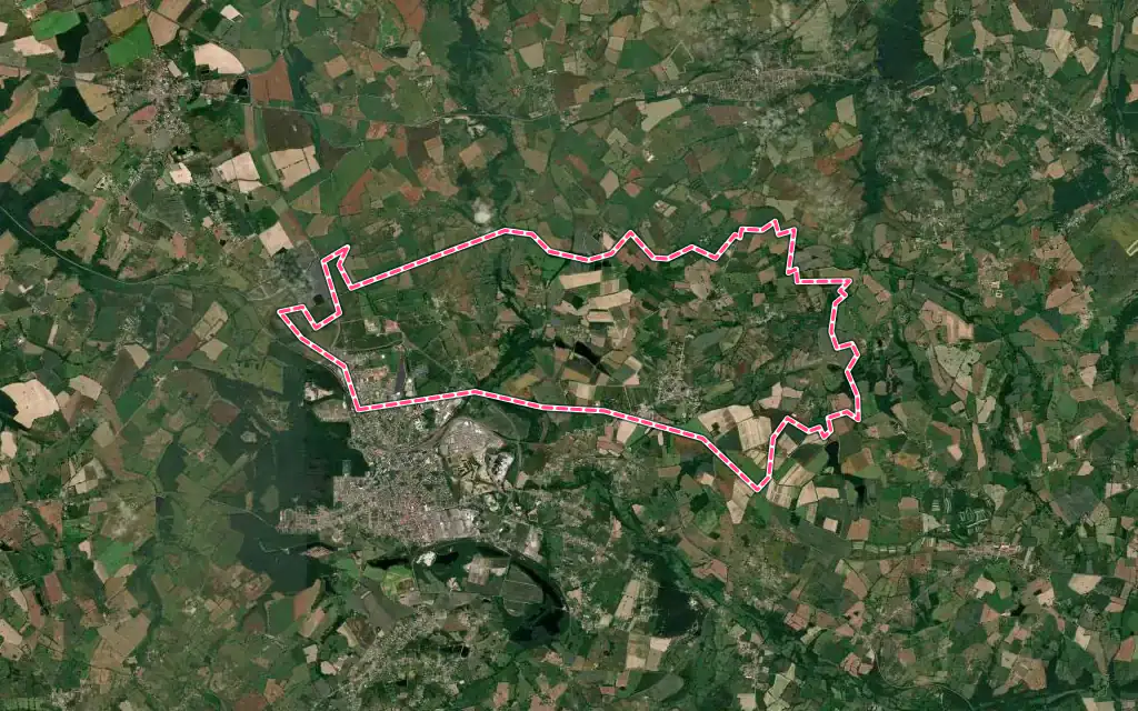 Vue satellite de Malicorne avec ses contours administratifs