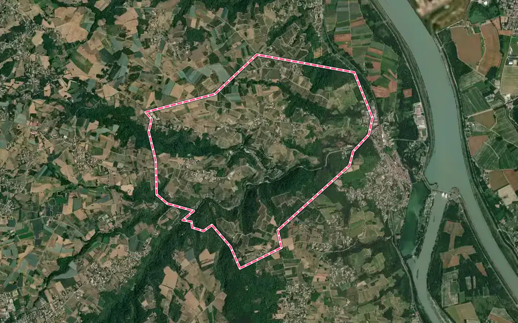 Vue satellite de Malleval avec ses contours administratifs