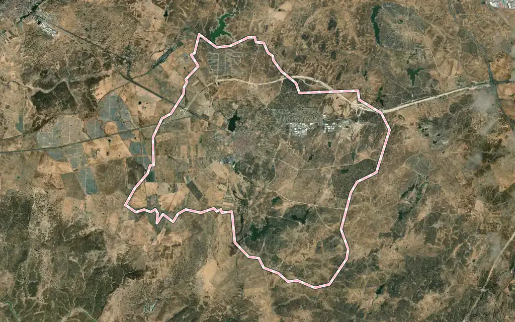 Vista satélite de Malpartida de Cáceres con su contorno administrativo