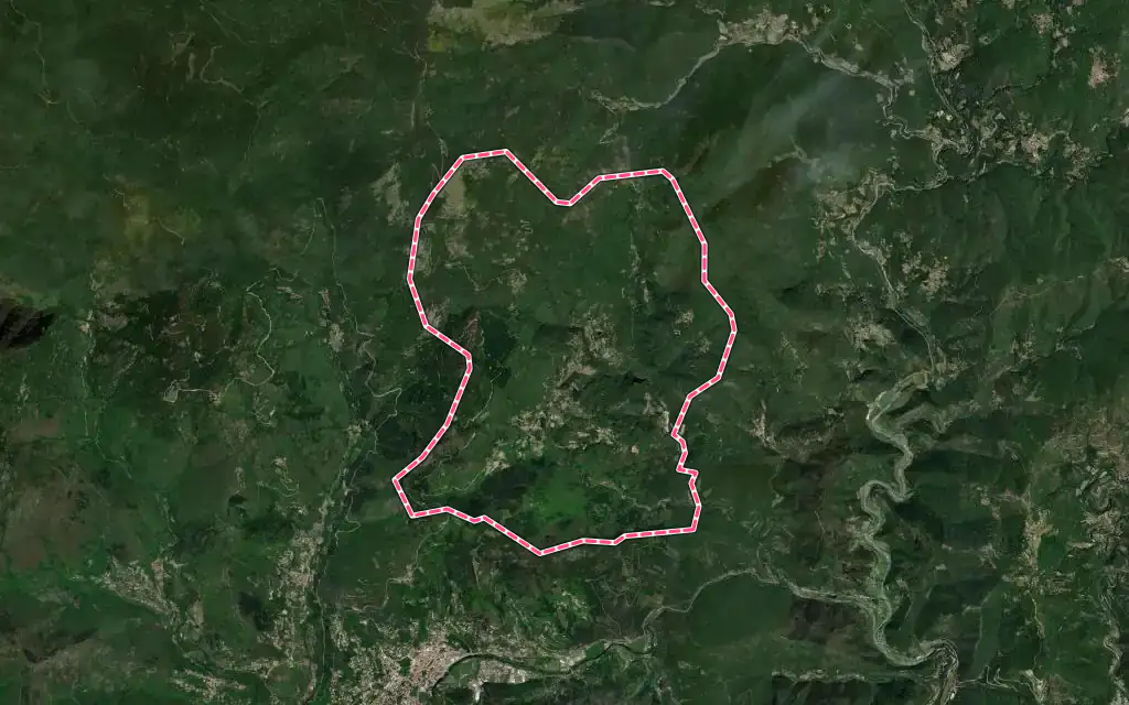 Vue satellite de Mandagout avec ses contours administratifs