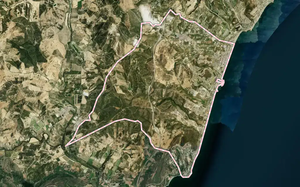 Vista satélite de Manilva con su contorno administrativo