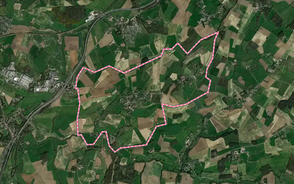 Vue satellite de Maninghen-Henne avec ses contours administratifs