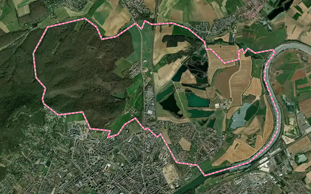 Vue satellite de Manom avec ses contours administratifs