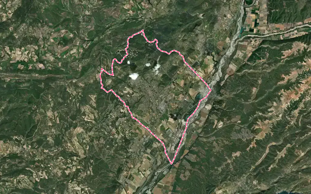 Vue satellite de Manosque avec ses contours administratifs