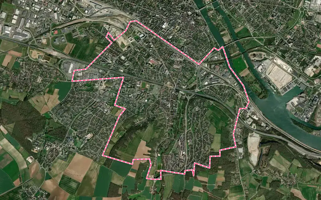 Vue satellite de Mantes-la-Ville avec ses contours administratifs