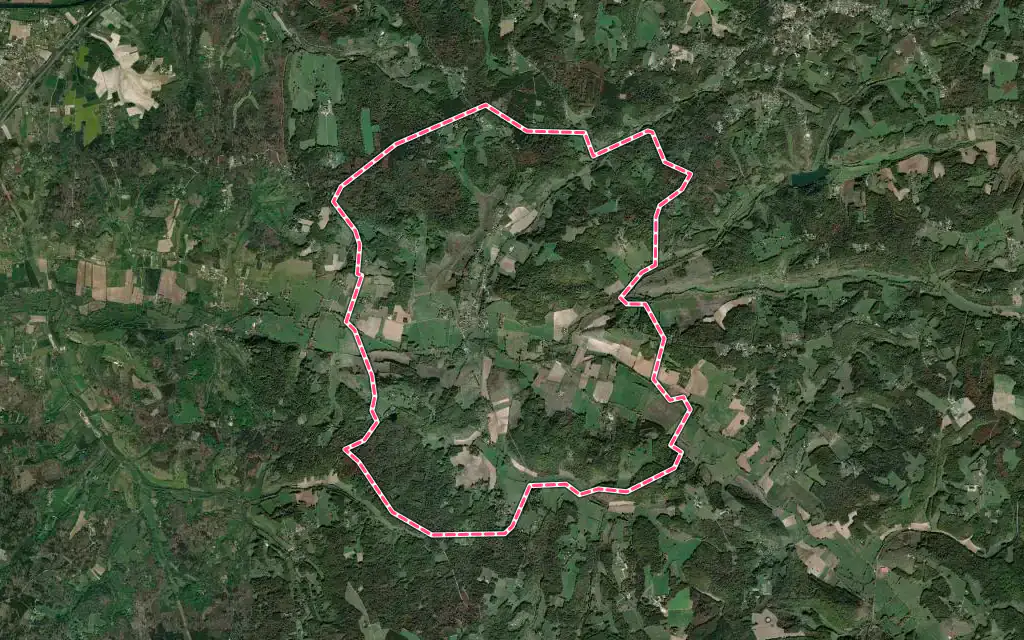 Vue satellite de Manzac-sur-Vern avec ses contours administratifs