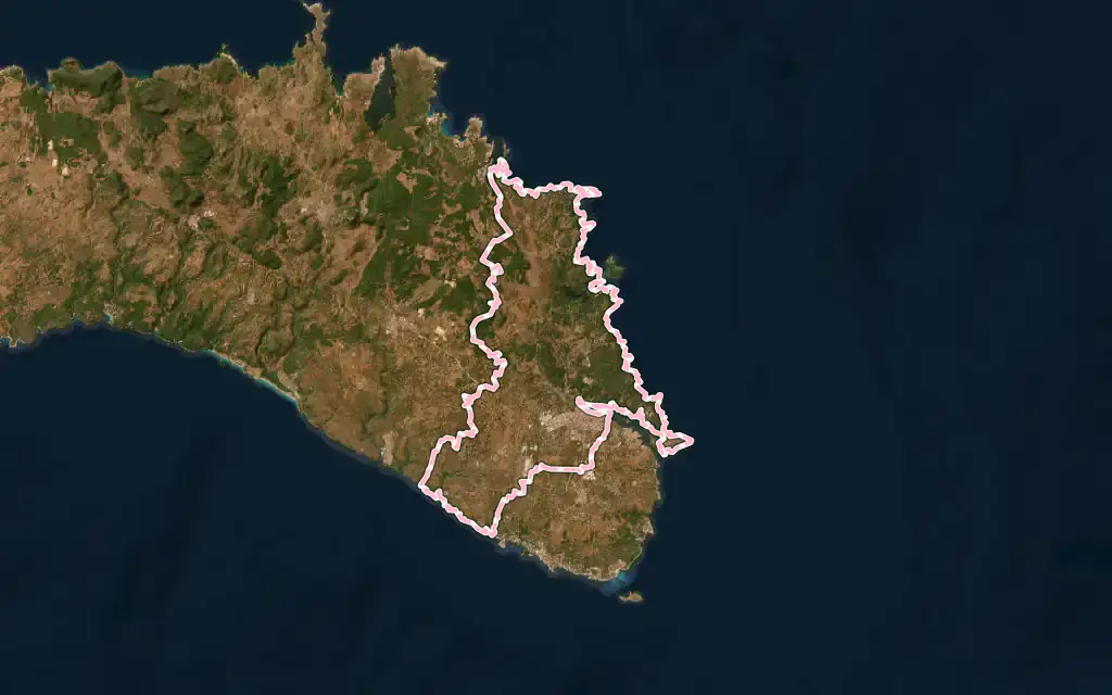Vista satélite de Maó con su contorno administrativo