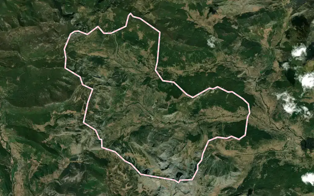 Vista satélite de Maraña con su contorno administrativo