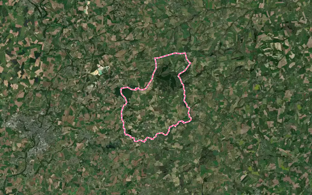 Vue satellite de Marcillé-la-Ville avec ses contours administratifs