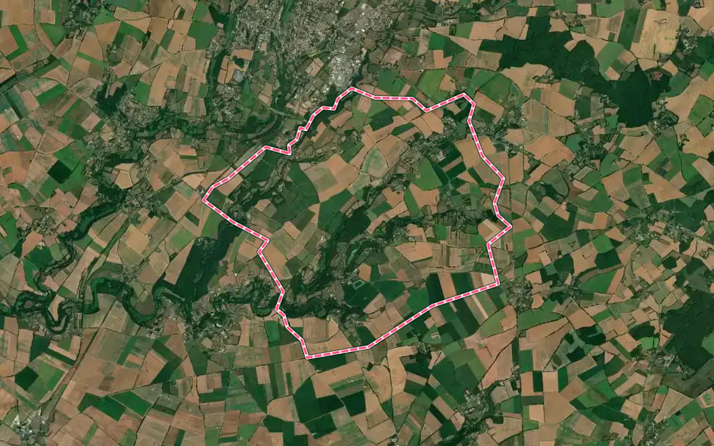 Vue satellite de Marcillé avec ses contours administratifs