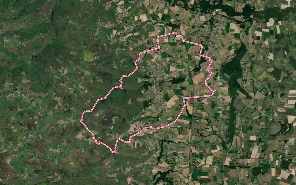 Vue satellite de Marcilly-le-Châtel avec ses contours administratifs
