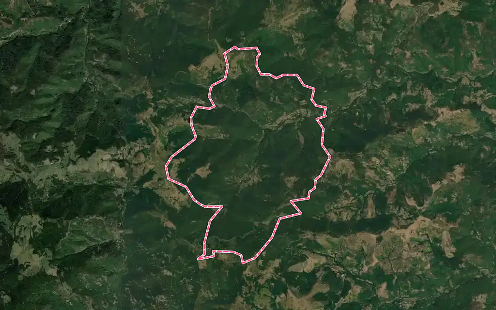 Vue satellite de Marcols-les-Eaux avec ses contours administratifs