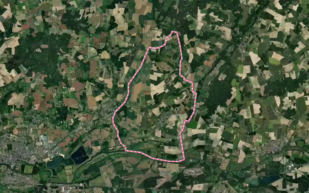 Vue satellite de Mareil-sur-Loir avec ses contours administratifs
