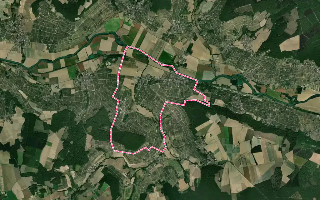 Vue satellite de Mareuil-le-Port avec ses contours administratifs