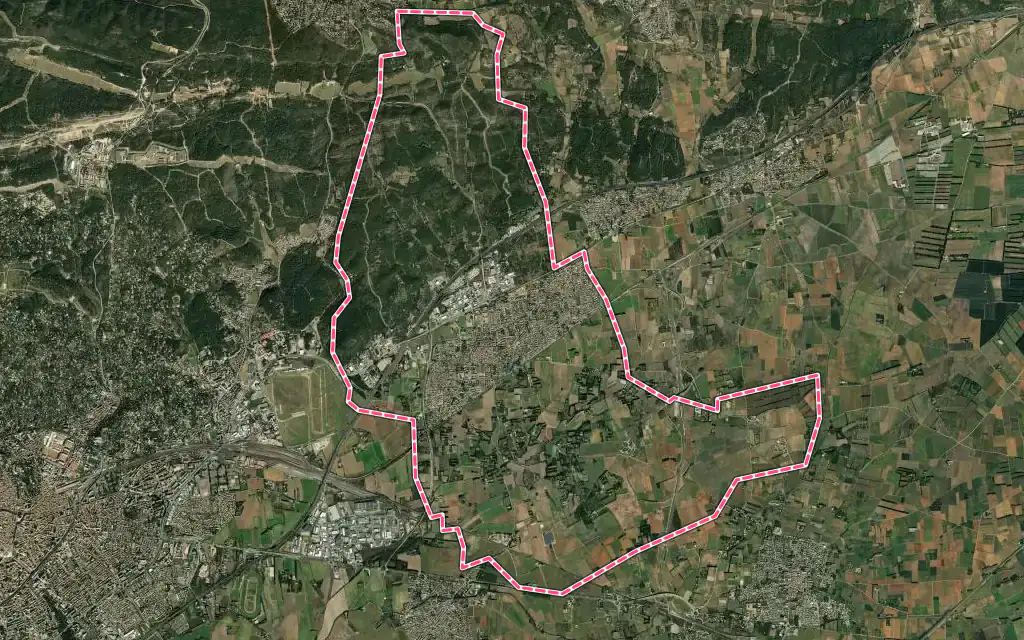 Vue satellite de Marguerittes avec ses contours administratifs