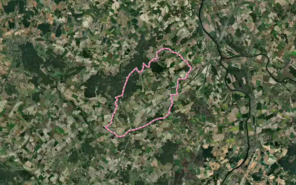 Vue satellite de Marigny-Marmande avec ses contours administratifs