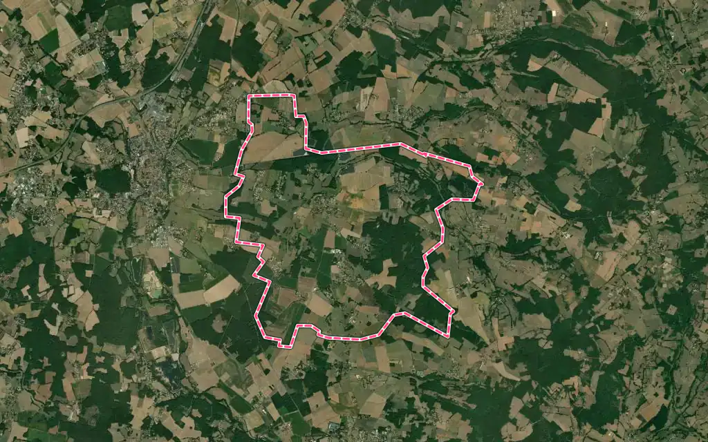 Vue satellite de Marillac-le-Franc avec ses contours administratifs