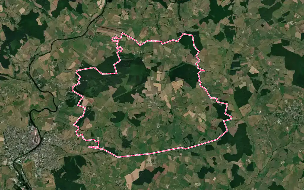Vue satellite de Marly-sur-Arroux avec ses contours administratifs