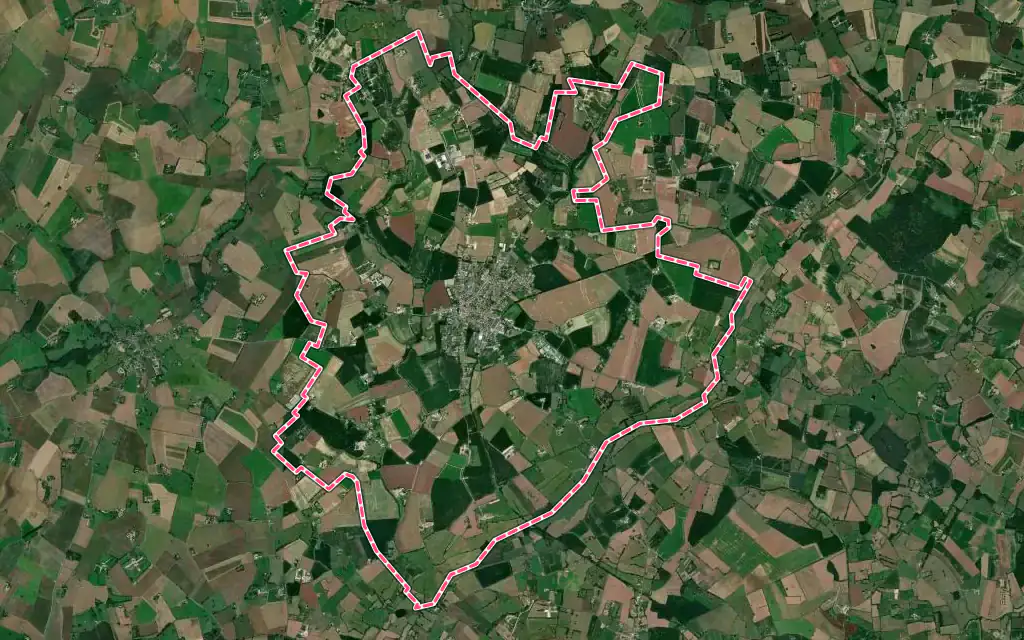 Vue satellite de Marolles-les-Braults avec ses contours administratifs