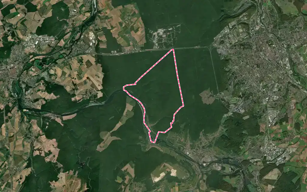 Vue satellite de Maron avec ses contours administratifs