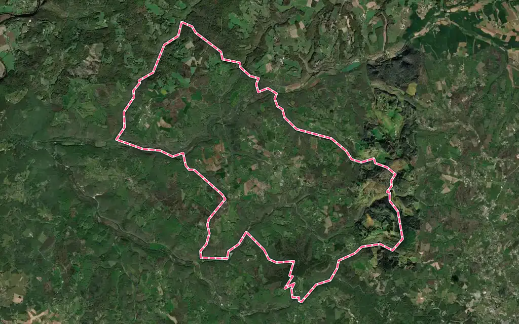 Vue satellite de Marquay avec ses contours administratifs