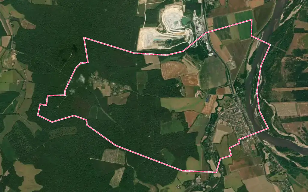 Vue satellite de Marseilles-lès-Aubigny avec ses contours administratifs