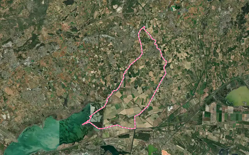 Vue satellite de Marsillargues avec ses contours administratifs