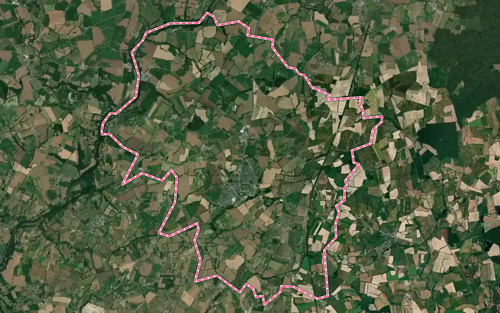 Vue satellite de Martigné-sur-Mayenne avec ses contours administratifs