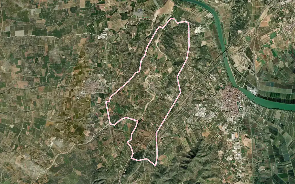 Vista satélite de Masdenverge con su contorno administrativo