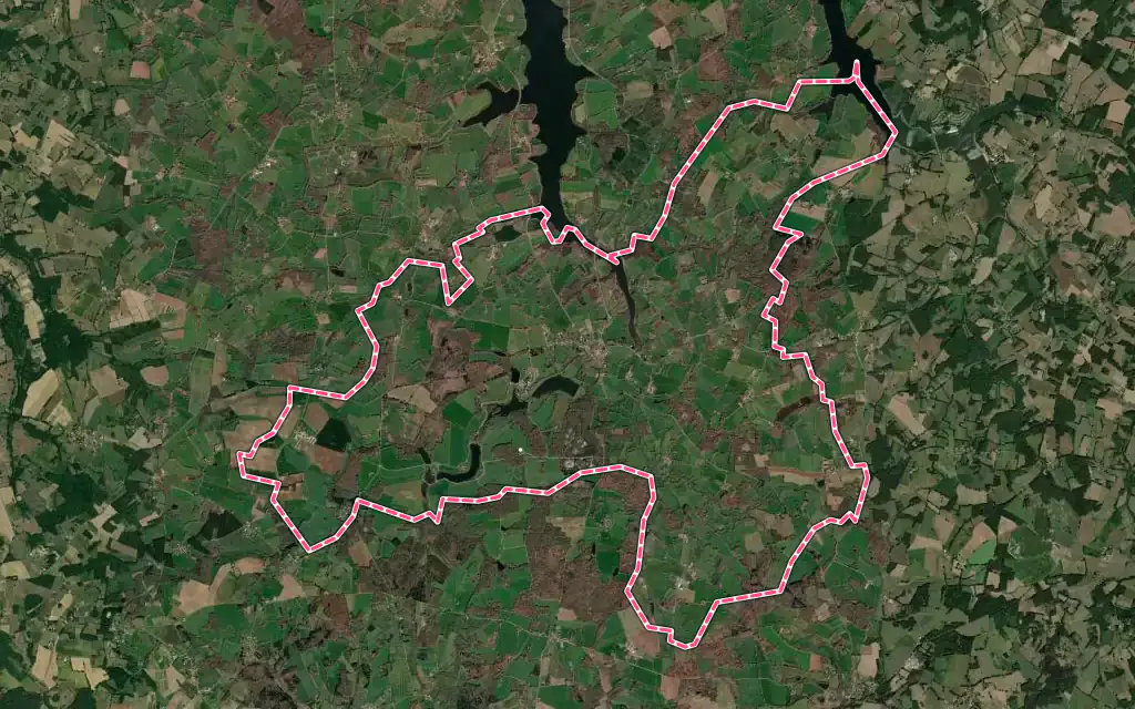 Vue satellite de Massignac avec ses contours administratifs