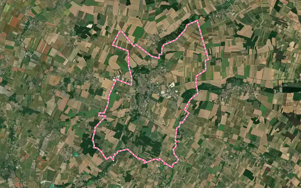 Vue satellite de Matha avec ses contours administratifs