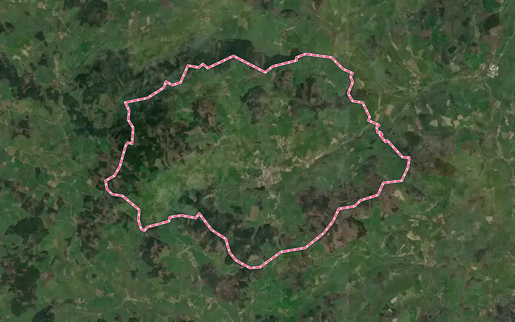 Vue satellite de Matour avec ses contours administratifs